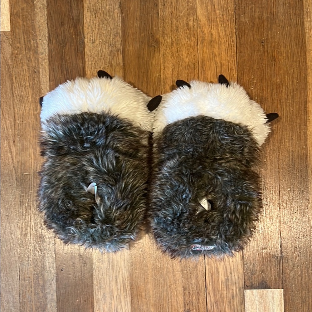 Great Wolf Lodge Cozy Bear Paw Kids Slippers - Brown and White